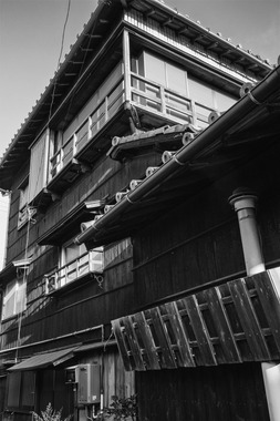 一身田・大勢楼の美しい姿