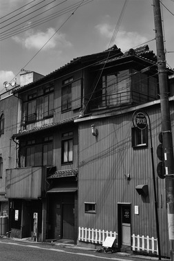 たつの市3階建てのビル