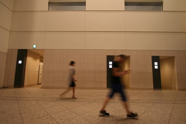 クイーンズスクエア午後7時