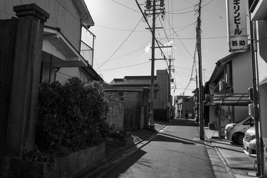 常滑・大きな門の家